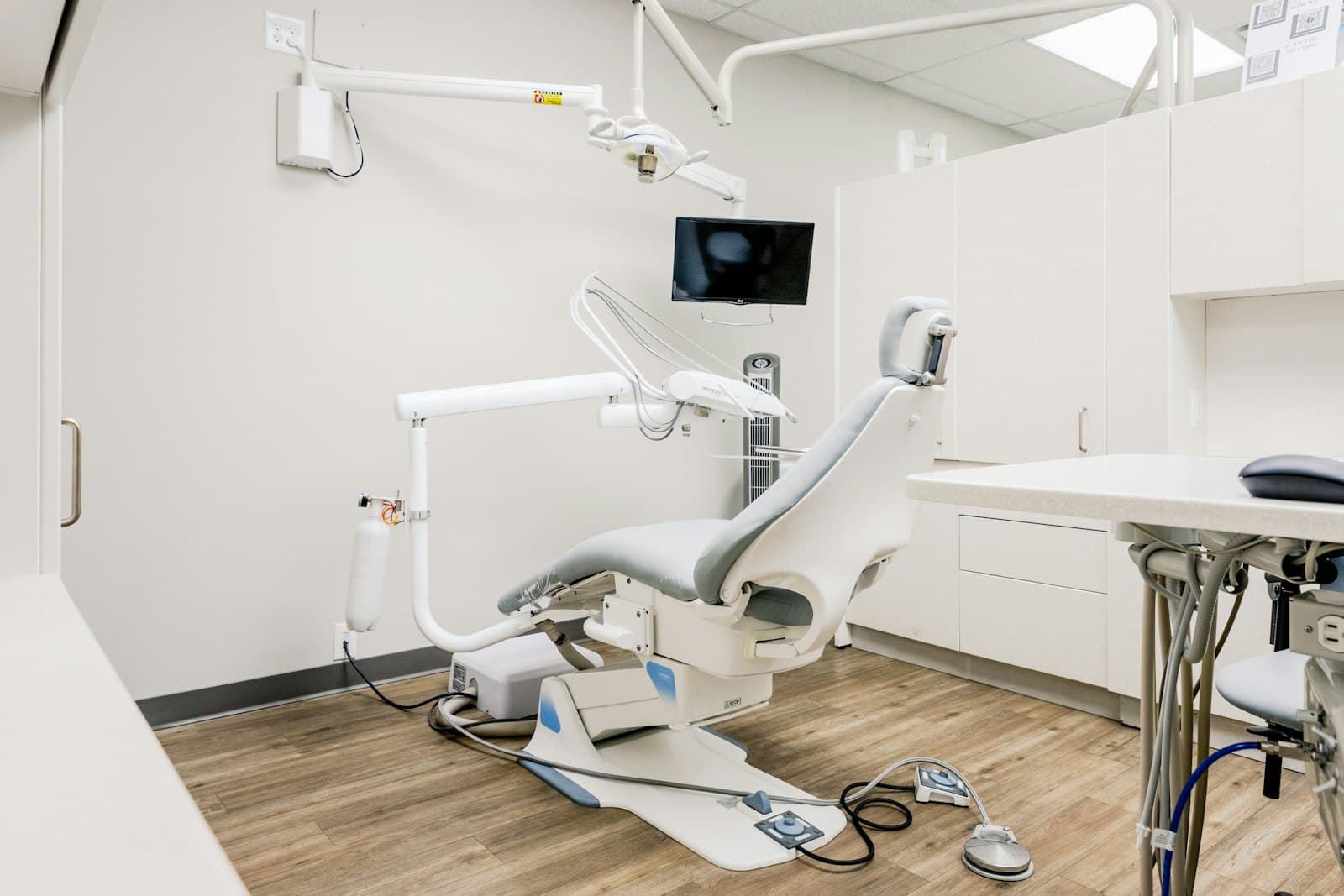 Clean dental treatment room