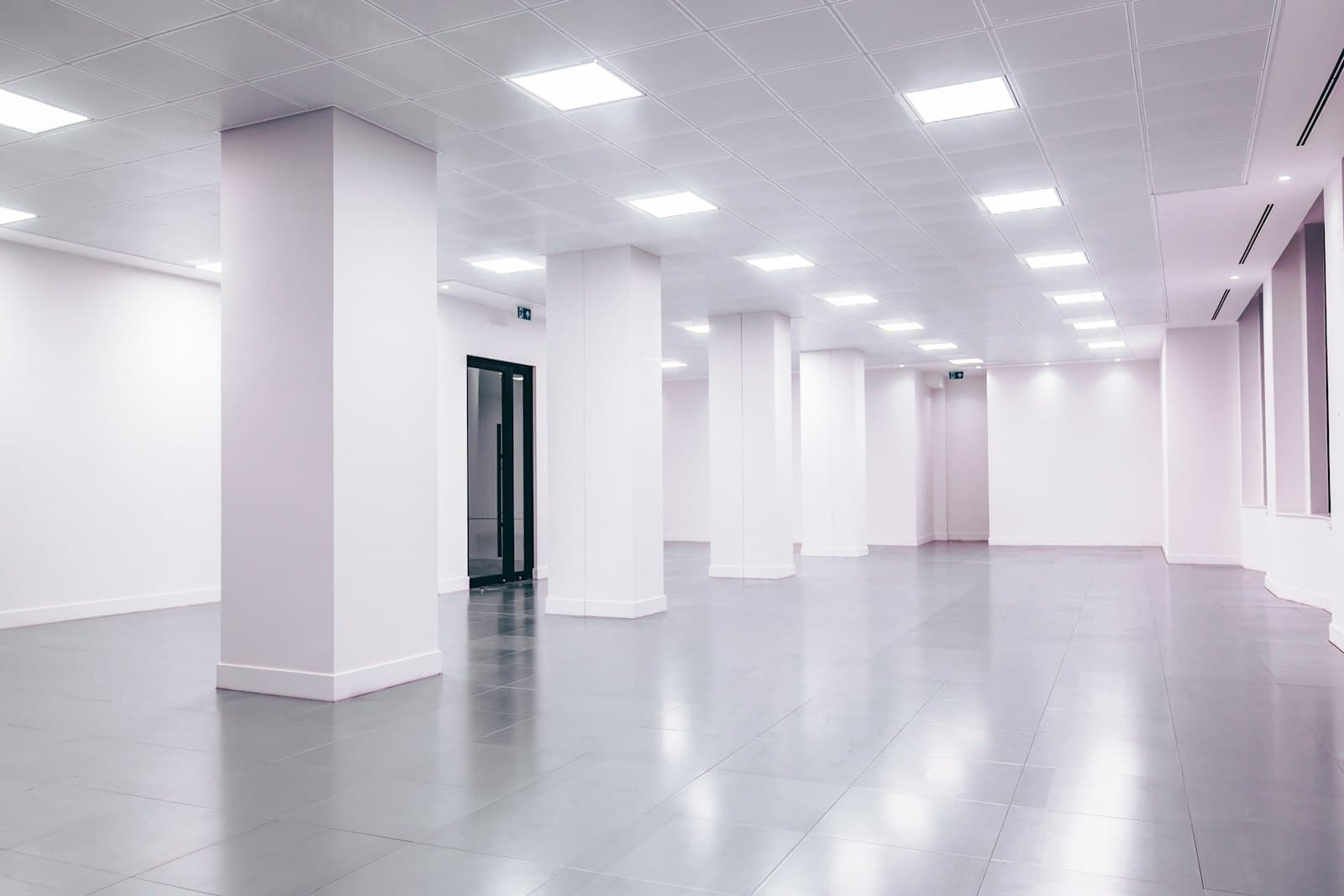 Empty white office space ready for new tenants